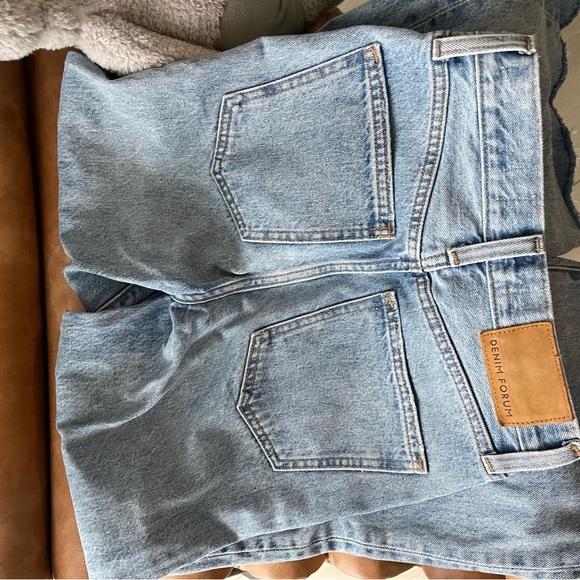 ARITZIA Denim Forum Farrah High Rise Wide Leg - Picture 3 of 6